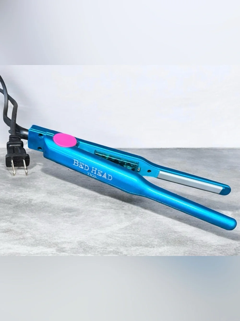 Bed Head Tigi Pixie On Point 1/2” Straightener Flat Iron - Works